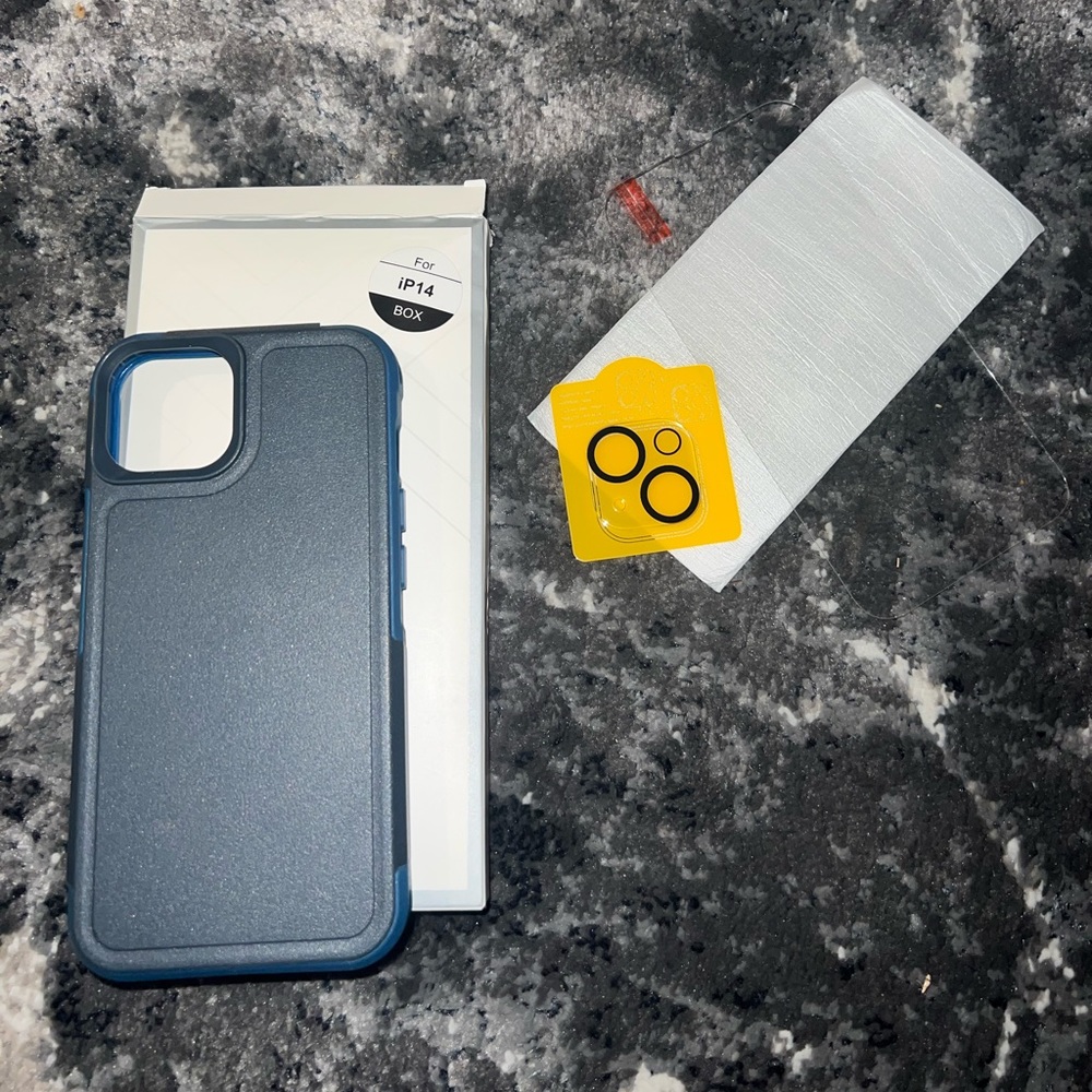 NWT - IPhone 14 Case